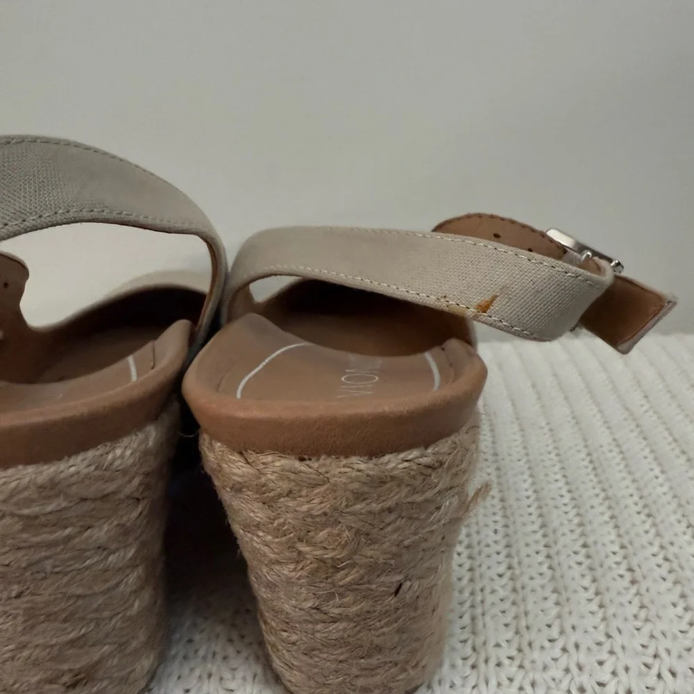 Vionic Coralina Beige Espadrille Wedge Slingback in size 9